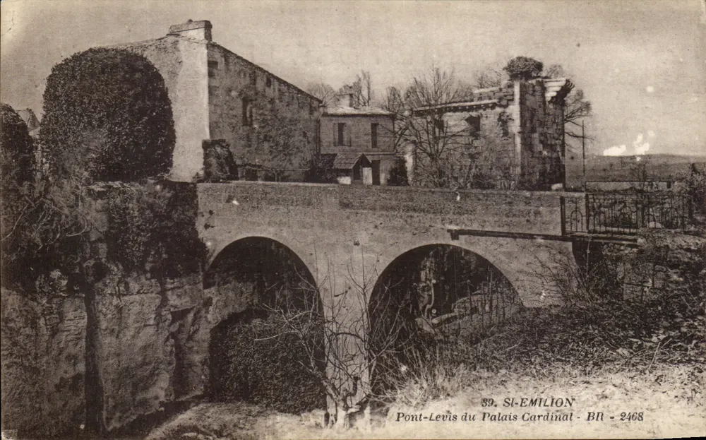 Ponte-Levis do Palácio Cardinal — Saint-Émilion — Bloc Frères, editores, Bordeaux — n° 2468 - Frente