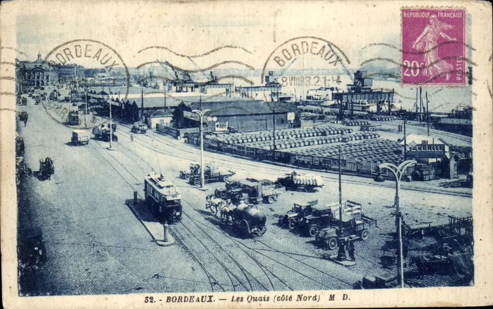Bordeaux — Os Quais (lado Norte) — M. D. - Frente