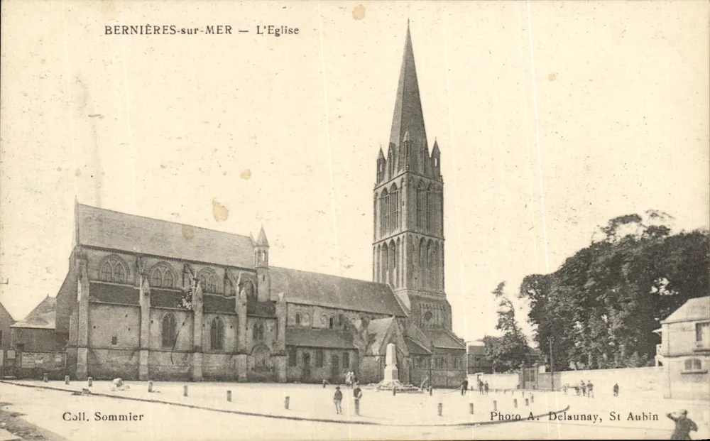Bernières-sur-Mer — A Igreja — Foto A. Delaunay, St Aubin - Frente