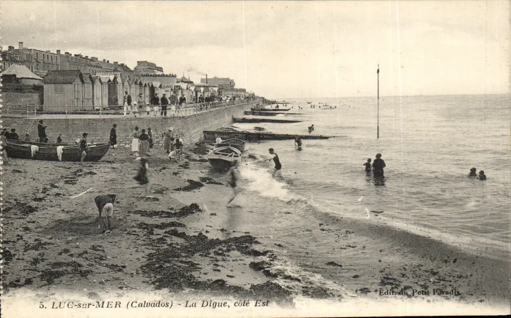 LUC-sur-MER (Calvados) - A Digue, lado Leste — Edit. du Petit Paradis, n°5 - Frente