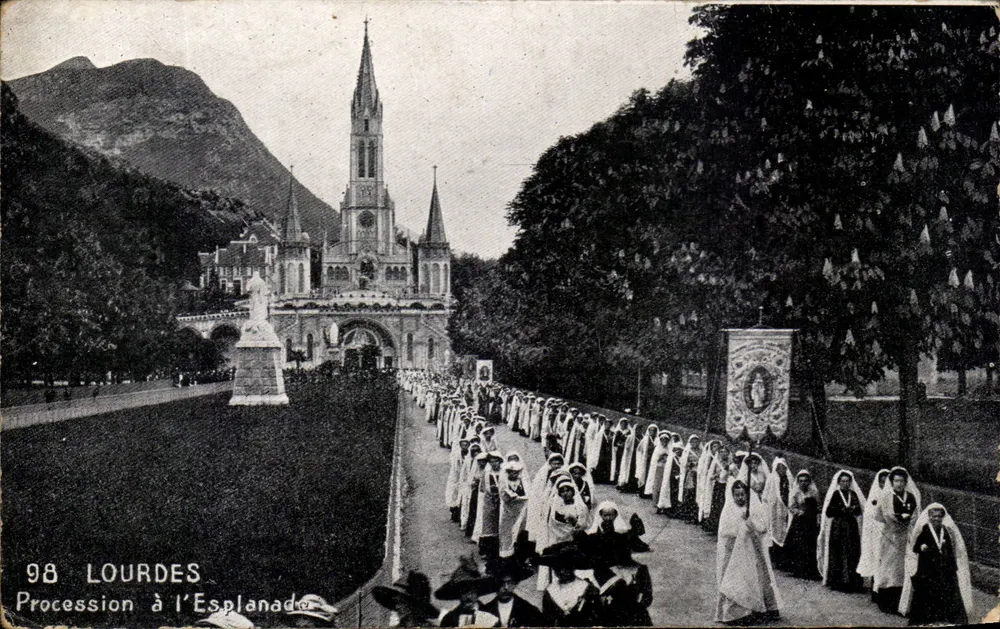 Lourdes — Processão na Esplanada — Editor não identificado, n° 98 - Frente