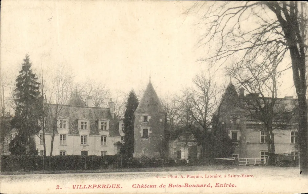 Villeperdue — Castelo de Bois-Bonnard, Entrada — Fot. A. Ploquin, Livreiro, em Sainte-Maure - Frente