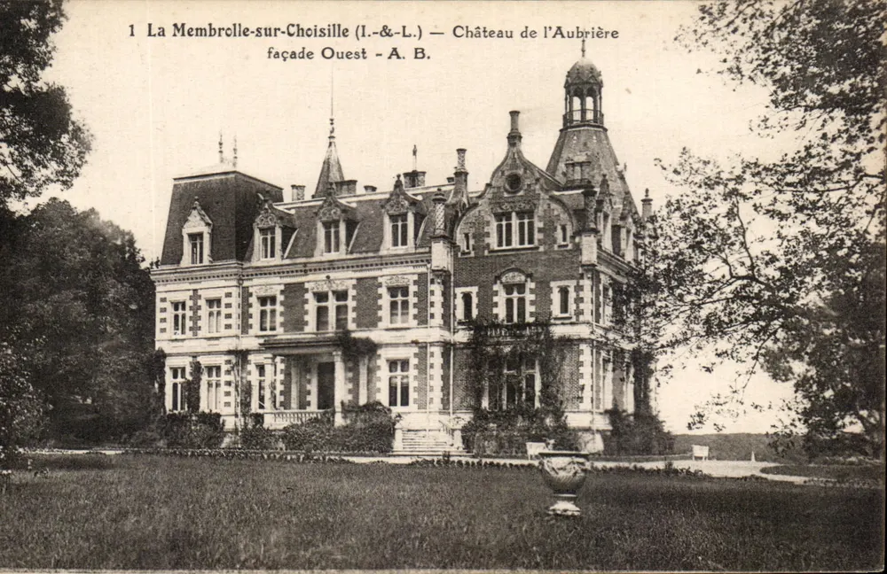 La Membrolle-sur-Choisille — Schloss Aubrière, Westfassade — A. B. - Vorderseite