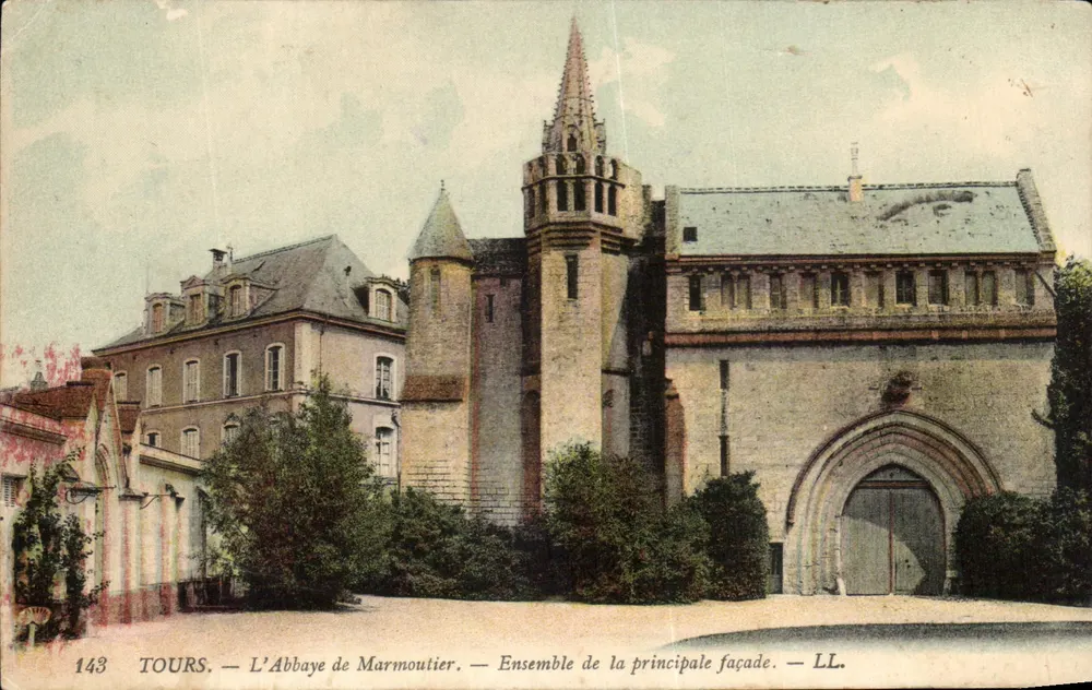 Tours — L'Abbaye de Marmoutier — Ensemble de la principale façade — LL. — N° 143 - Vorderseite