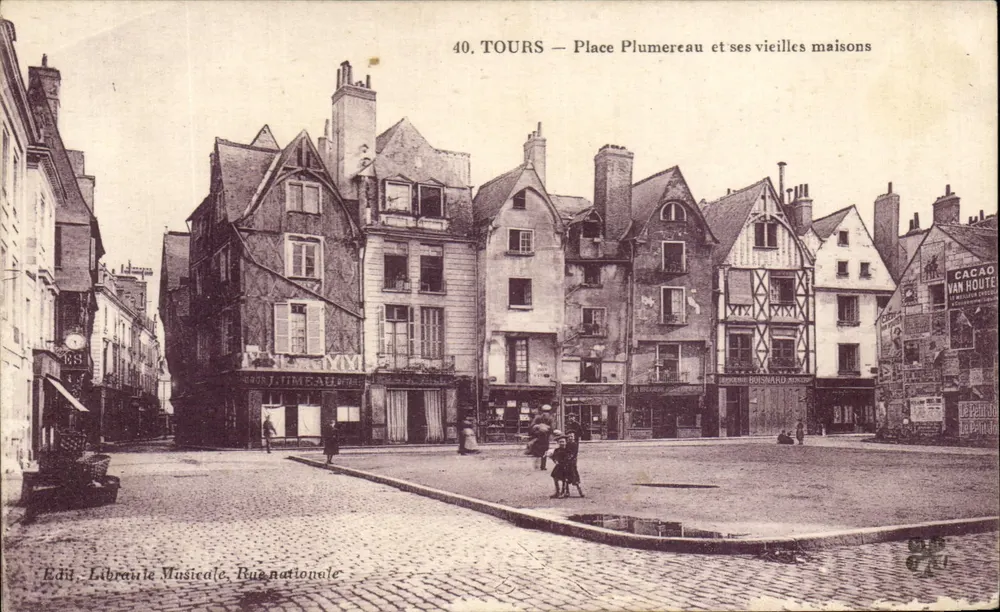 Tours — Platz Plumereau und seine alten Häuser — Musikbuchhandlung, Nationale Straße - Vorderseite