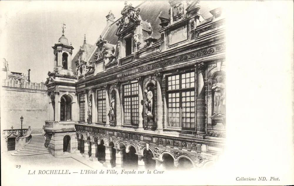 La Rochelle — Das Rathaus, Fassade zum Hof — Collections ND. Phot. - Vorderseite