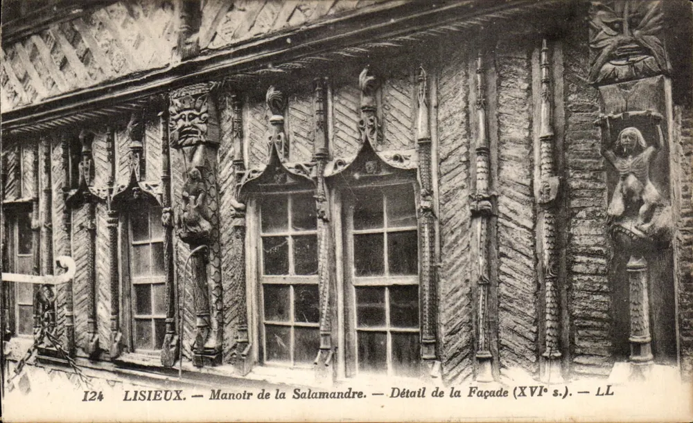 Lisieux — Schloss der Salamander — Detail der Fassade (16. Jahrhundert) — LL - Vorderseite