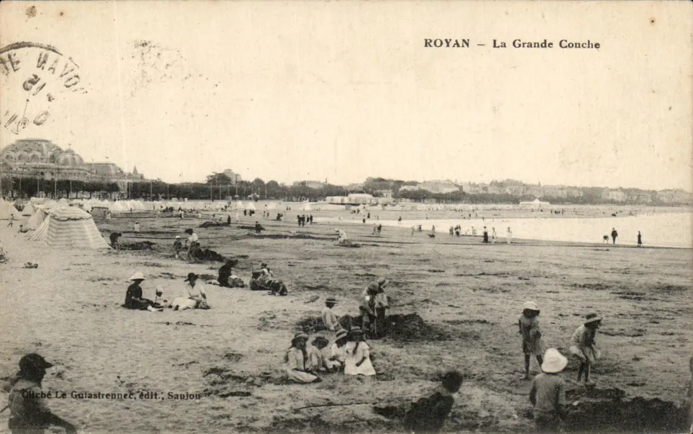 ROYAN - A Grande Concha — vista da praia com banhistas e tendas — Ouché Le Gulastronnet, editor, Saujon - Frente
