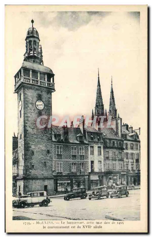 Moulin — O Jacquemart, esta torre data de 1455, o coroamento é do século XVII - Frente