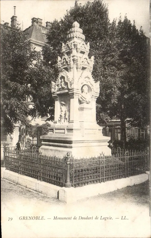 Grenoble — Monument de Doudart de Lagrée — LL. n°79 - Frente