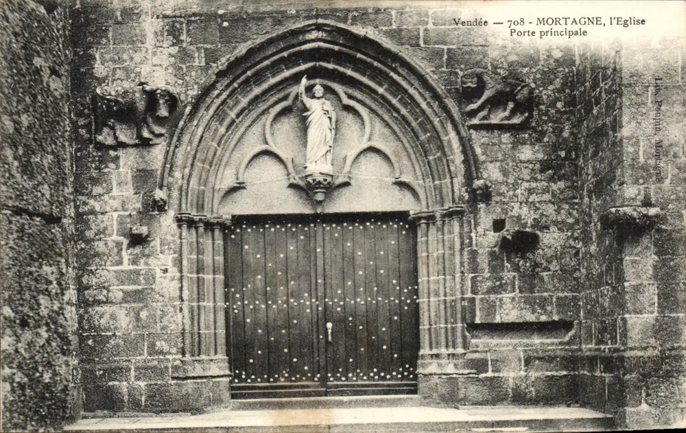Mortagne, la Iglesia — Puerta principal — Lille Poujoulat, Mortagne - Anverso