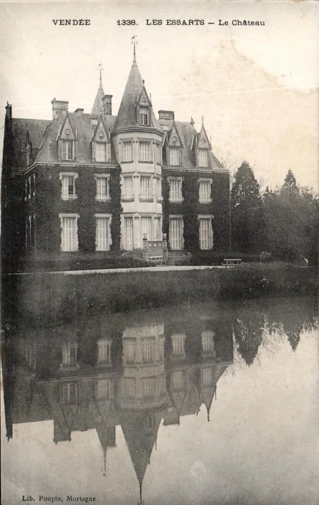 Les Essarts — O Castelo — Lib. Poupin, Mortagne - Frente