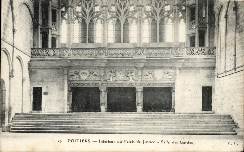 Poitiers — Innenansicht des Palais de Justice — Salle des Gardes — V.P. Nr. 19 - Vorderseite