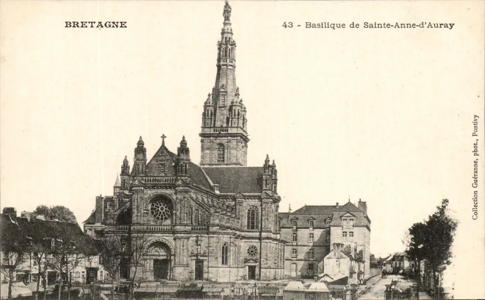 Basílica de Santa Ana d'Auray — Bretanha — Coleção Guéranne, Pontivy - Frente