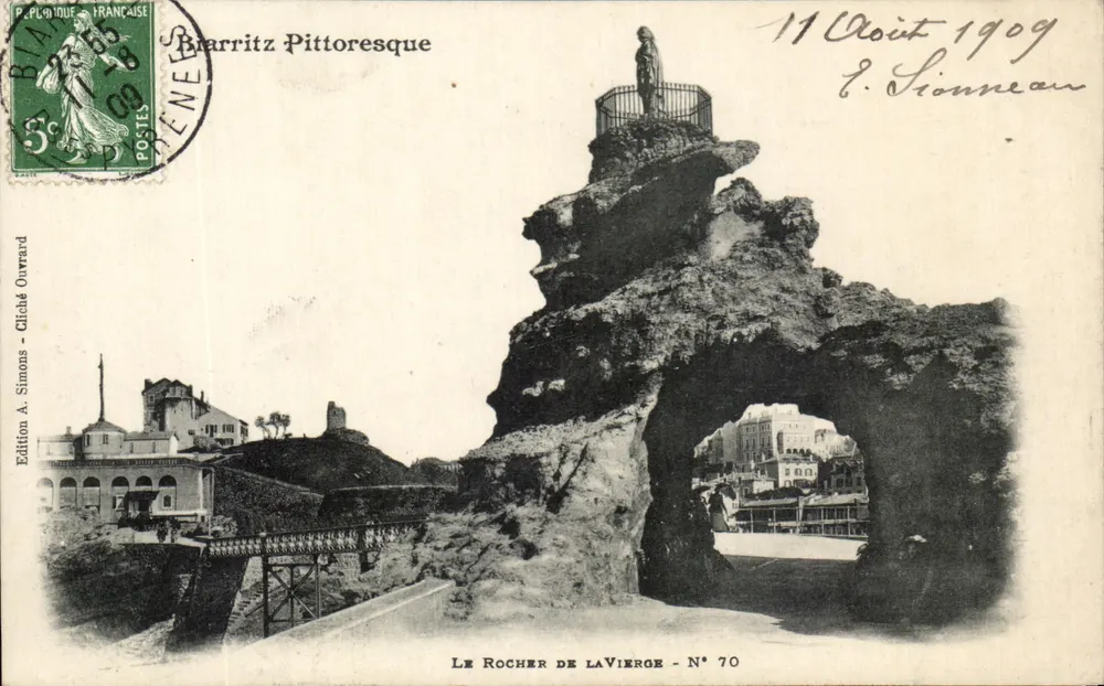 O Rocher da Virgem — Biarritz Pittoresca — Cliché A. Simons — N° 70 - Frente