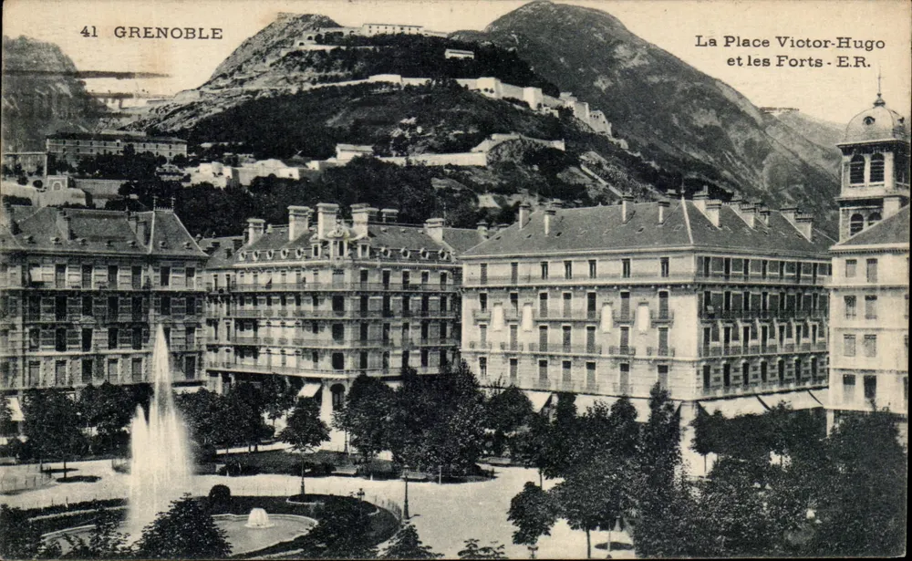 Grenoble — Place Victor-Hugo und die Forts - E.R. - Vorderseite