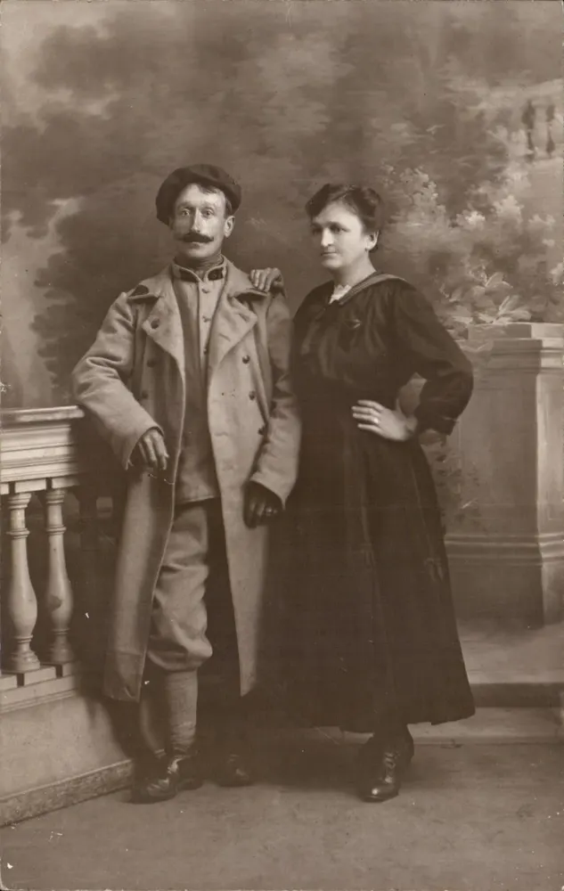 Paar in historischem Kleid — Studio — Verleger und Nummer nicht sichtbar - Vorderseite