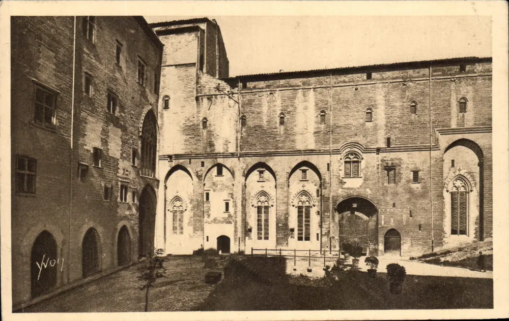 Avignon — Palais des Papes - La Cour d'Honneur — Les Éditions d'Art Yvon, Paris - Frente