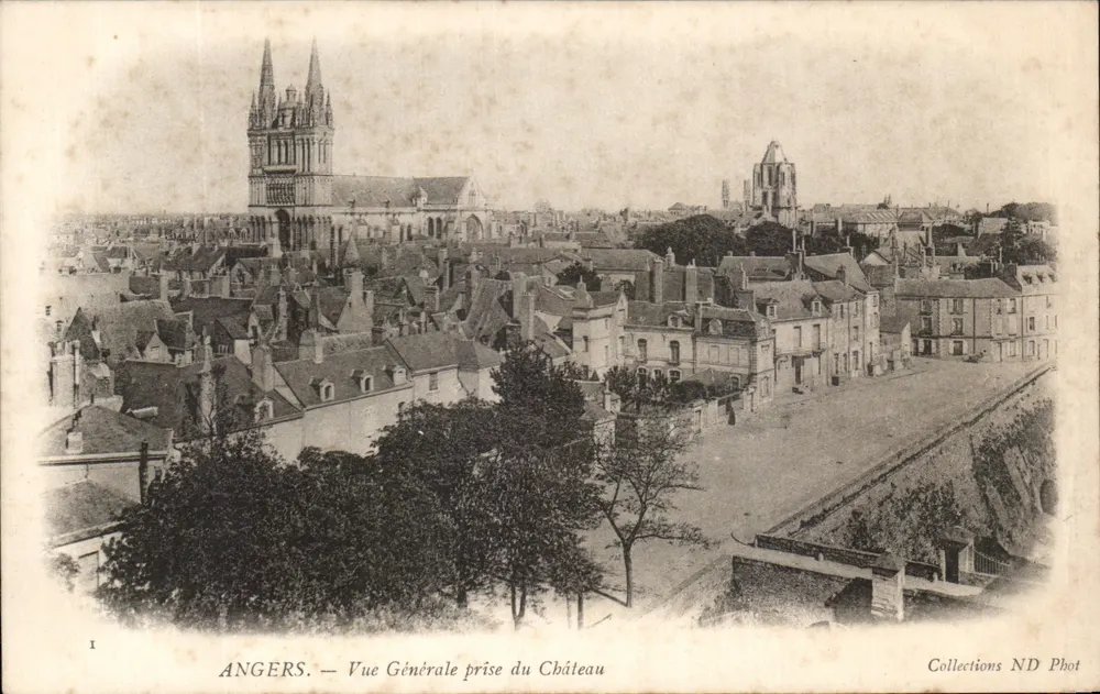 Angers — Vista geral tirada do Castelo — Collections ND Phot - Frente