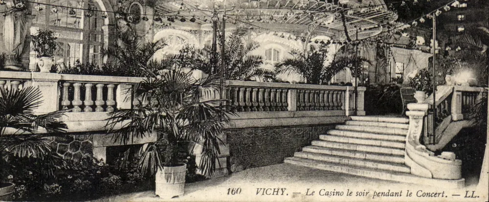 Vichy — Das Casino am Abend während des Konzerts — LL. — Nr. 160 - Vorderseite