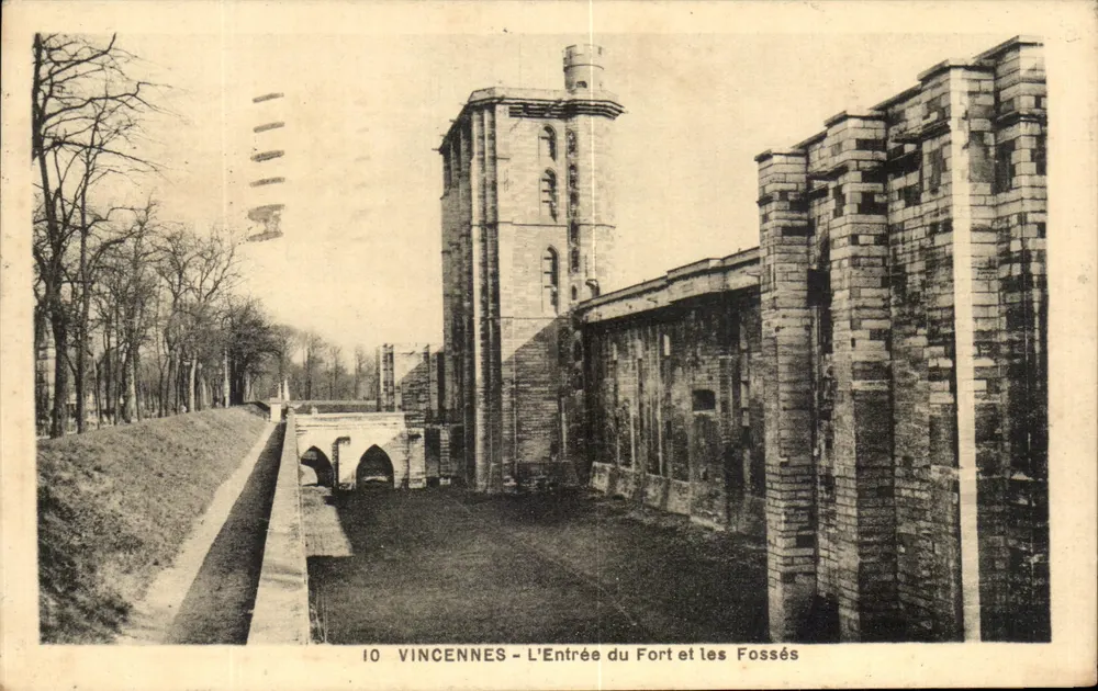 Vincennes - Der Eingang zum Schloss und die Gräben — Verlag E. Michel, Nr. 10 - Vorderseite