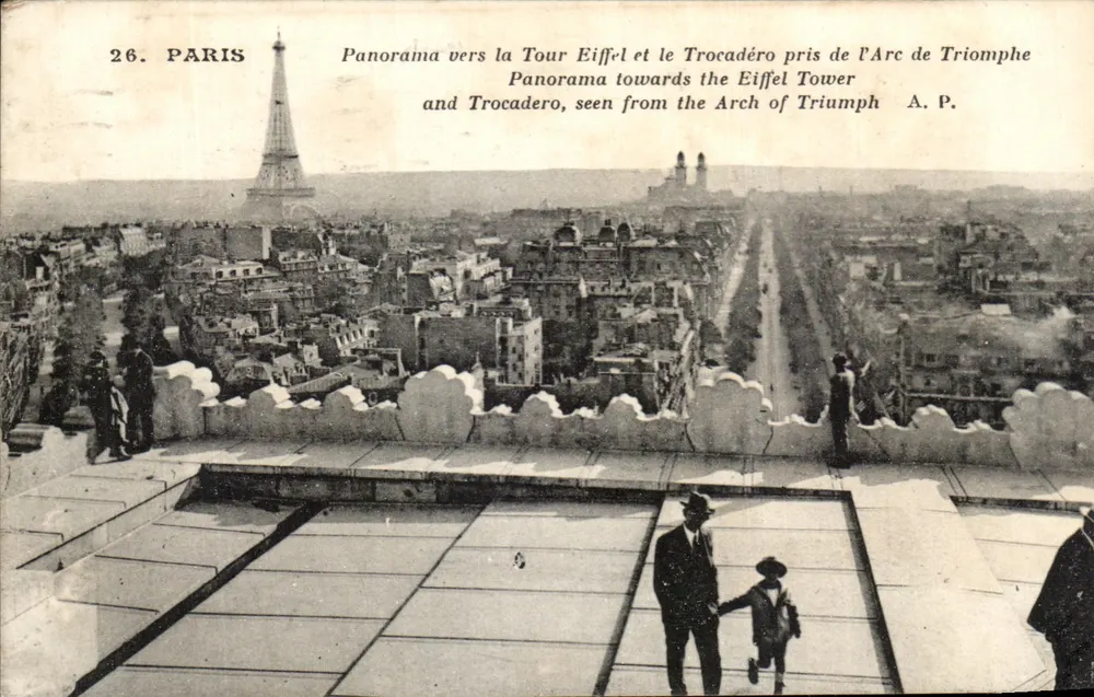 Paris — Panorama vers la Tour Eiffel et le Trocadéro pris de l'Arc de Triomphe — A. P. - Vorderseite