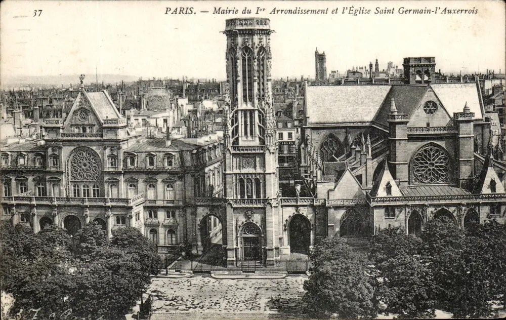Paris — Rathaus des 1. Arrondissements und die Kirche Saint Germain-l'Auxerrois - Vorderseite