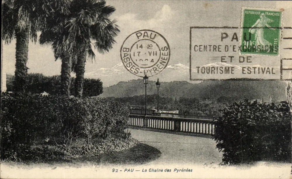 Pau — A Cadeia dos Pirineus — Centro de Excursão e Turismo de Verão - Frente