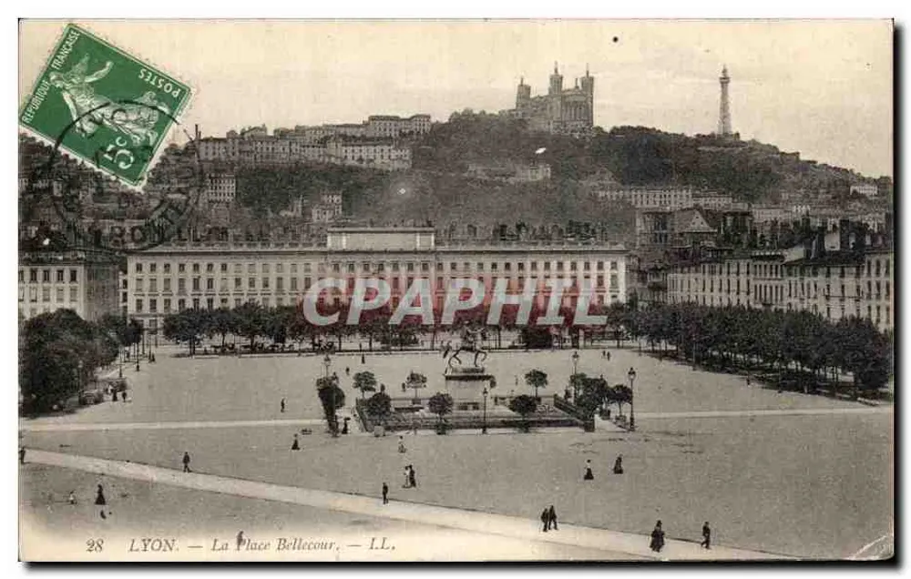 LYON — A Praça Bellecour — L.L. - Frente