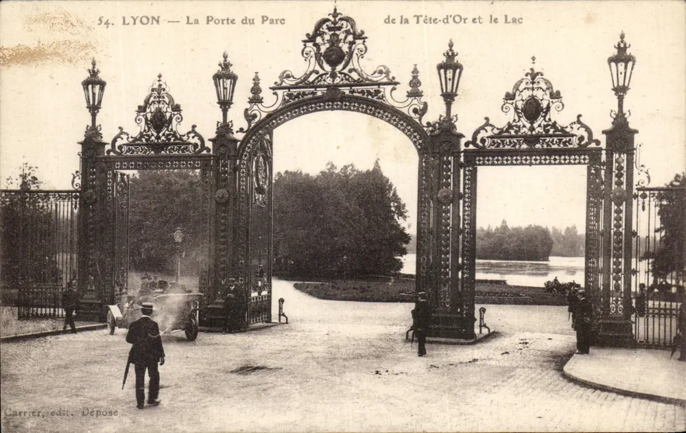 LYON — Der Tor des Parks Tête-d'Or und der See — Carrier, Verlag Dépose - Vorderseite