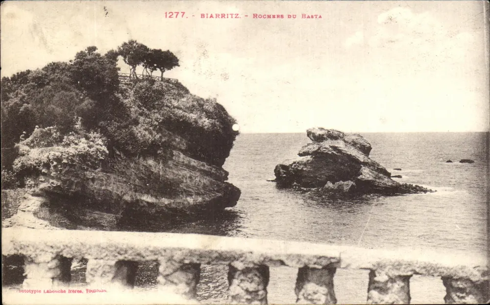 Biarritz - Rochers du Basta — Phototypie Labouche Frères, Toulouse, n° 1277 - Awers