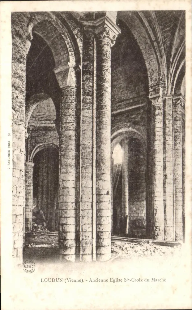 Loudun (Vienne) — Alte Kirche Sainte-Croix du Marché - Vorderseite