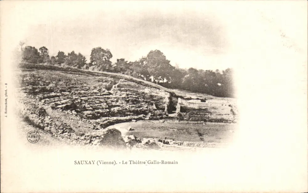 Sauxay (Vienne) - A Vista do Teatro Galo-Romano — J. Rosnachon, fot. - 8 - Frente