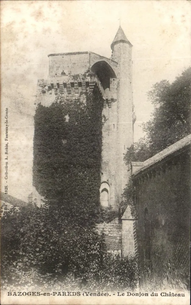 Bazoges-en-Pareds (Vendée) — O Donjon do Castelo — Coleção A. Robin, Fontenay-le-Comte - Frente