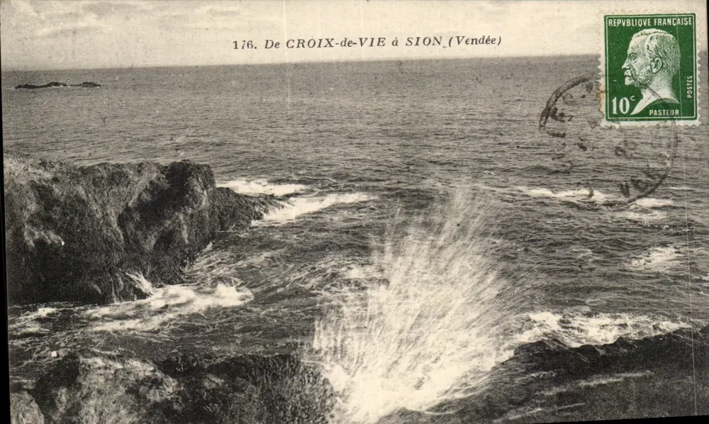 CROIX-DE-VIE w SION (Vendée) — widok falujących fal na skałach — wydawca J. Nozais, Nantes, nr 176 - Awers
