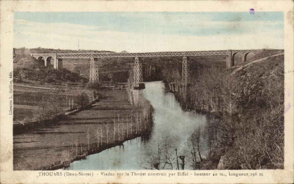 Thouars (Deux-Sèvres) — Viaduto sobre o Thouet construído por Eiffel — altura 40 m, comprimento 198 m — Librairie L. Guillon, editor - Frente