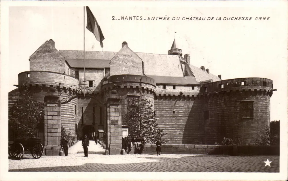 Nantes — Eingang zum Schloss der Herzogin Anne — Éditeur Étoile, Paris - Vorderseite