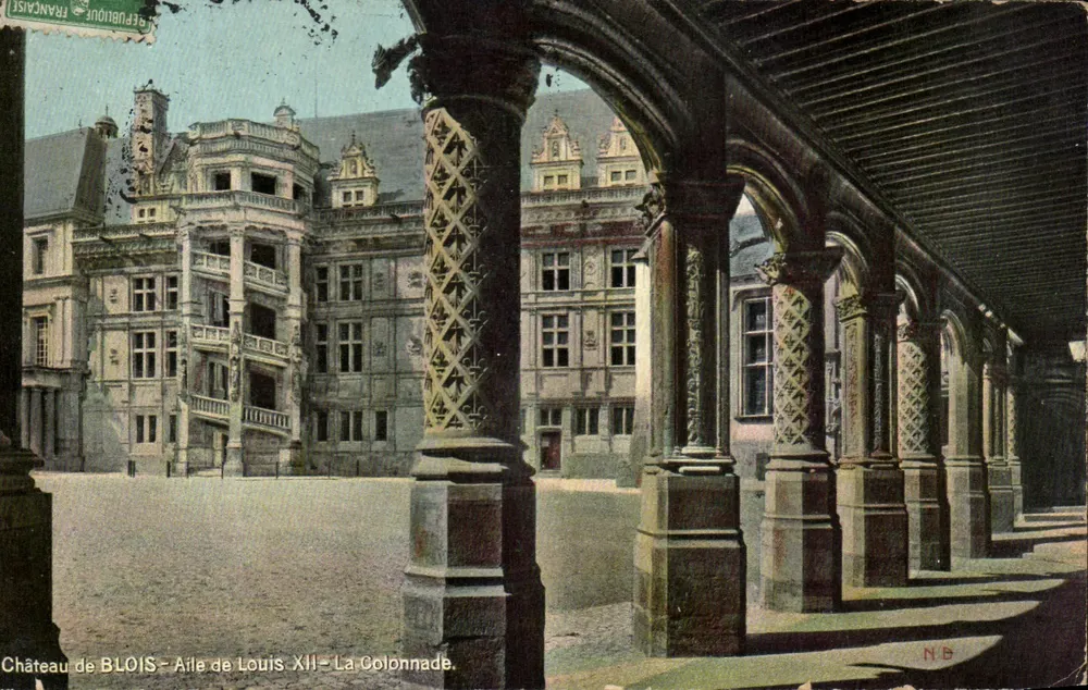 Schloss BLOIS — Flügel von Louis XII — Die Säulenreihe — N.B. Verleger - Vorderseite