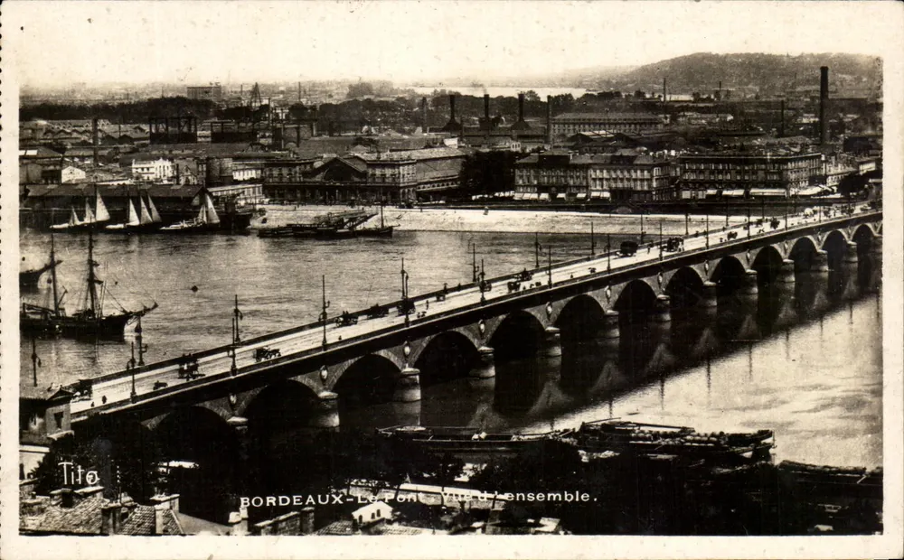 Bordeaux — O Ponte — Vista geral — Tito - Frente