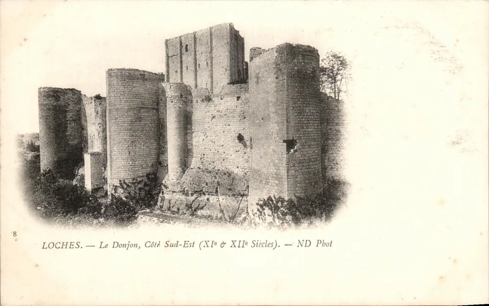 Loches — O Donjon, Lado Sudeste (Século XI e XII) — ND Phot - Frente