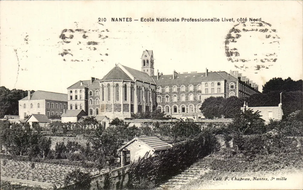 NANTES — Nationale Fachschule Livet, Nordseite — Coll. F. Chapeau, Nantes, 3. Tausend - Vorderseite