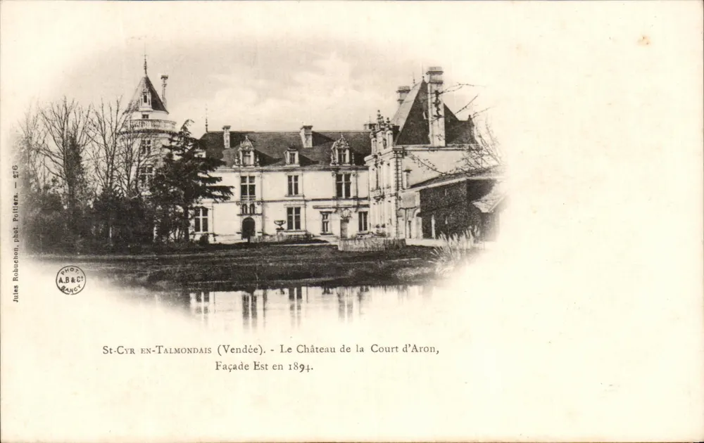 St-Cyr-en-Talmontais (Vendée) — Schloss la Court d'Aron, Ostfassade 1894 — Fot. Robuchon, Nr. 276 - Vorderseite