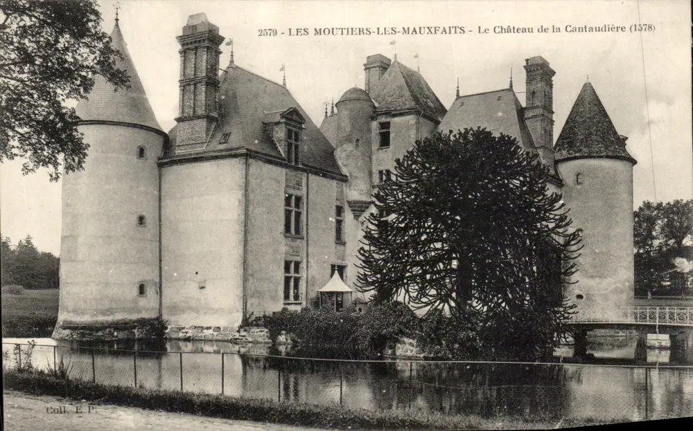 Les Moutiers-les-Mauxfaits — Schloss la Cantaudière (1578) — E.P. - Vorderseite