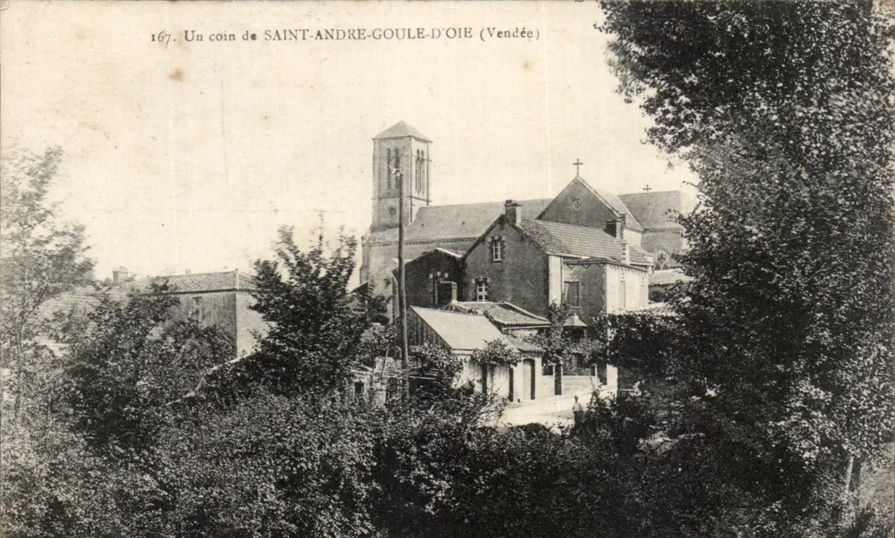Saint-André-Goule-D'Oie (Vendée) — Kirche und Dächer — Ansichtskarte n°167 - Vorderseite