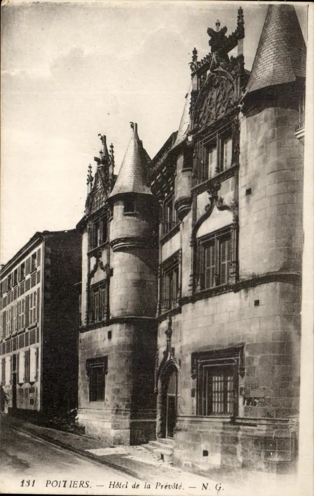 Poitiers — Hotel da Prévôté — N. G. — N° 131 - Frente
