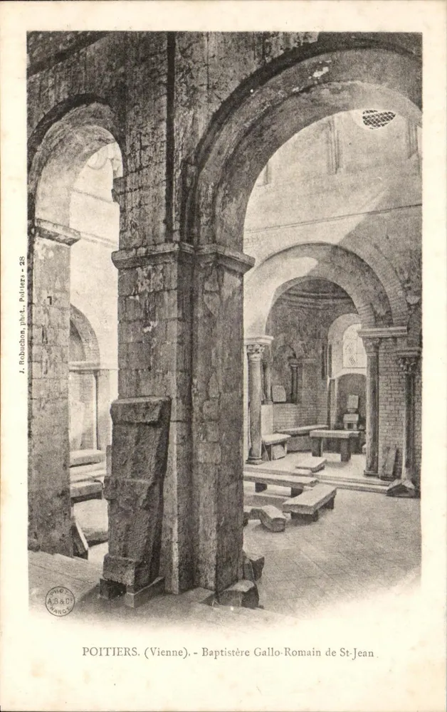 Poitiers (Vienne) - Gallo-Römischer Baptistertum von St-Jean — J. Robuchon, Fotografie Polliers - 28 - Vorderseite