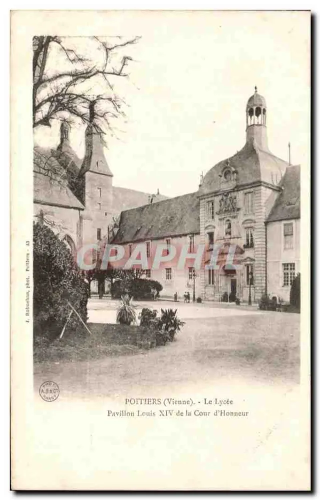 Poitiers (Vienne) - Das Lycée - Pavillon Louis XIV der Cour d'Honneur - Vorderseite