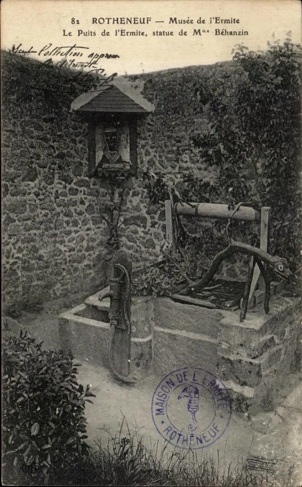 Rotheneuf — Museum des Hermites, Statue der Madame Béhanzin — Maison de l'Ermité - Vorderseite