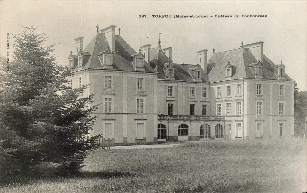 Torfou (Maine-et-Loire) — Castelo do Coubourreau — editor Léon Pourin, n° 337 - Frente