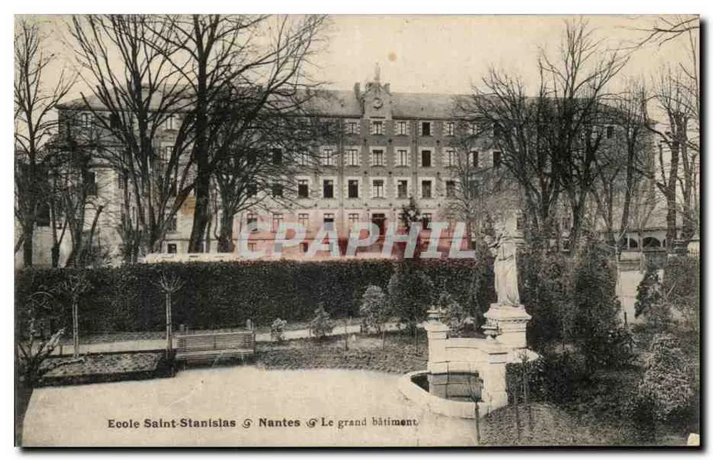 Escola Saint-Stanislas — Nantes — O grande prédio - Frente